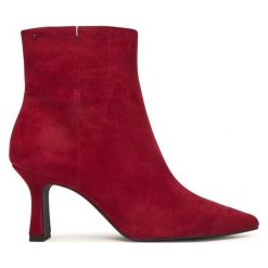 Botki Tamaris. Czerwone botki damskie Tamaris, bez wzorów, bez obcasa, na słupku, bez zapięcia. Za 389.99 zł.