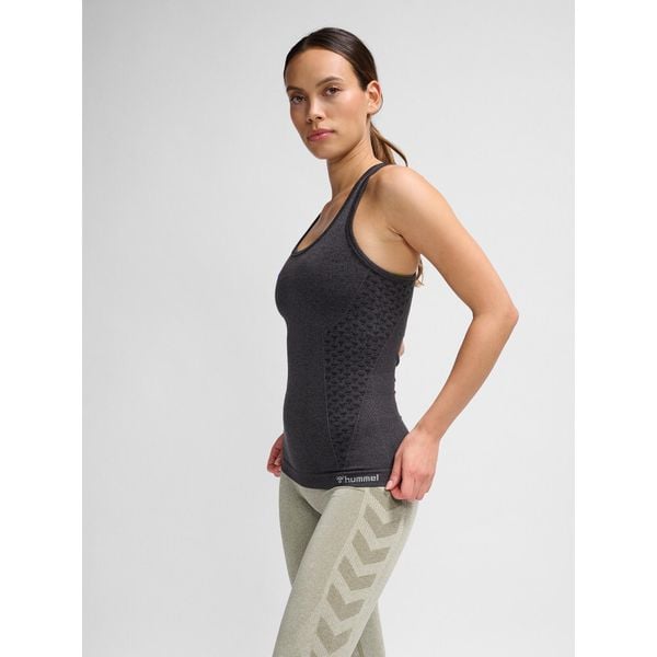Damski tank top Hummel hmlci top. Czarne topy damskie Hummel, s, bez wzorów, sportowe, bez kołnierzyka, bez ramiączek. Za 152.50 zł.