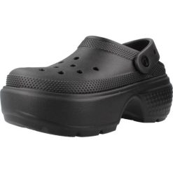 Klapki Crocs Model Stomp Clog Kolor Czarny. Czarne klapki damskie Crocs, na lato, bez wzorów, z gumy, bez obcasa, bez zapięcia. Za 384.00 zł.