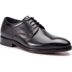Półbuty JOOP! - Kleitos 4140004394 Black 900. Czarne buty wizytowe męskie JOOP!, bez wzorów, z materiału, bez obcasa, bez zapięcia. W wyprzedaży za 459.00 zł.