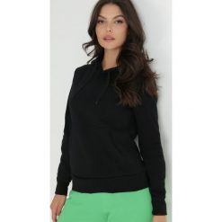 Czarna Bluza z Kapturem Ivei. Czarne bluzy damskie Born2be, l, bez wzorów, z polaru, biznesowe, bez ramiączek, z kapturem. Za 74.99 zł.