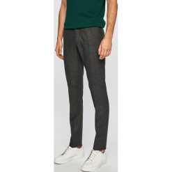 Selected - Spodnie. Szare spodnie materiałowe męskie Selected, bez wzorów, z materiału. W wyprzedaży za 99.90 zł.