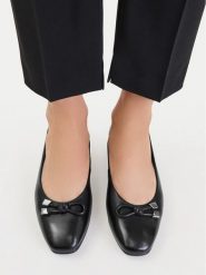 Lasocki Baleriny CEO-RST-ROMI-99 Czarny. Czarne balerinki damskie Lasocki, bez wzorów, ze skóry, bez obcasa, bez zapięcia. Za 179.99 zł.