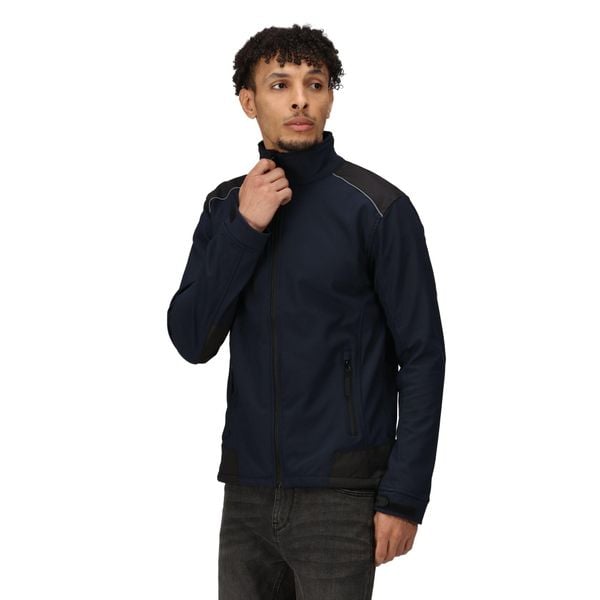 Męska Kurtka Softshellowa Sandstorm Workwear. Czarne kurtki męskie Regatta, l, bez wzorów, z gumy, bez kaptura, trekkingowe. Za 418.99 zł.