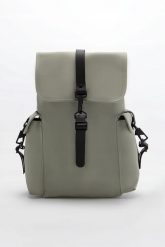 PLECAK MIEJSKI Rains Rucksack Cargo W3 13510-08 Earth. Szare plecaki męskie Rains, bez wzorów, z bawełny, eleganckie. Za 509.00 zł.