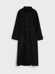 Długi klasyczny płaszcz z paskiem - czarny. Czarne płaszcze damskie Sinsay, l, bez wzorów, klasyczne, bez kołnierzyka, bez kaptura. Za 139.99 zł.