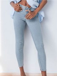 Jeansy skinny - niebieski. Niebieskie jeansy damskie Sinsay, bez wzorów, z jeansu. Za 39.99 zł.
