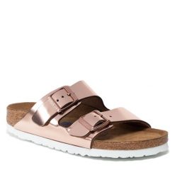 Klapki Birkenstock. Czerwone klapki damskie Birkenstock, bez wzorów, bez obcasa, bez zapięcia. Za 539.99 zł.