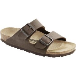Birkenstock Arizona Mocca Klapki Dorosłych. Brązowe klapki męskie Birkenstock, bez wzorów, z gumy, bez zapięcia. Za 684.00 zł.