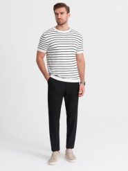 Męskie spodnie chino z gumką w pasie SLIM FIT - czarne V3 - Rozmiar: M. Czarne eleganckie spodnie męskie Ombre Clothing, bez wzorów, z elastanu. W wyprzedaży za 99.99 zł.