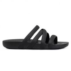 Klapki damskie Crocs Splash Strappy Sandal. Czarne klapki damskie Crocs, bez wzorów, z materiału, bez obcasa, bez zapięcia. Za 276.00 zł.