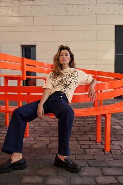 Jeansy wide leg granatowe. Jeansy damskie MOODO, bez wzorów, z bawełny. W wyprzedaży za 79.99 zł.