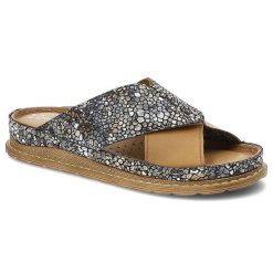 Brązowe Klapki Maciejka Wygodne Skórzane Buty. Brązowe klapki damskie Maciejka, na lato, bez wzorów, casualowe, bez obcasa, bez zapięcia. Za 205.00 zł.