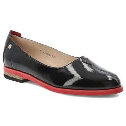 Baleriny damskie Maciejka, cholewka skóra naturalna lakierowana kontrastowa podeszwa wsuwany fason zaokrąglony nosek niski obcas, czarne, K7463-01/00. Czarne balerinki damskie Maciejka, bez wzorów, z lakierowanej skóry, bez obcasa, na obcasie, bez zapięcia. Za 309.00 zł.
