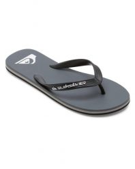 Klapki dla Mężczyzn MOLOKAI CORE. Szare klapki męskie Quiksilver, bez wzorów, z gumy, bez zapięcia. Za 84.99 zł.