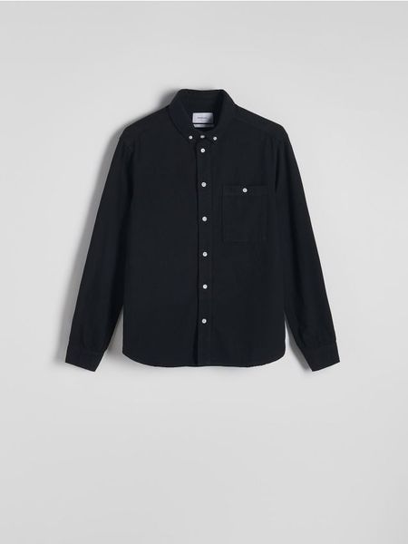 Jeansowa koszula regular fit - czarny. Czarne koszule męskie Reserved, l, bez wzorów, z bawełny, bez kołnierzyka, bez ramiączek. Za 119.99 zł.