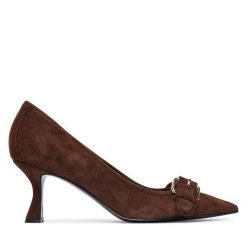Czółenka Guess. Brązowe czółenka damskie Guess, z aplikacjami, bez obcasa, bez zapięcia. Za 584.99 zł.