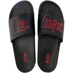 Klapki Lee Cooper LCW-24-42-2484MC czarne. Czarne klapki męskie bez wzorów, z syntetyku, bez zapięcia. Za 128.57 zł.