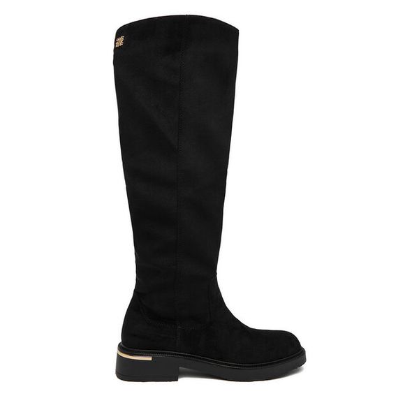 Kozaki Nine West. Czarne kozaki damskie Nine West, bez wzorów, bez obcasa, na płaskiej podeszwie, bez zapięcia. Za 299.99 zł.