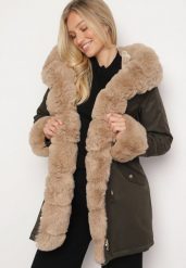 Zielono-Beżowa Kurtka Parka z Kapturem i Odpinanymi Futerkowymi Zdobieniami Inessara. Zielone kurtki damskie Born2be, l, z aplikacjami, z kapturem. Za 289.99 zł.