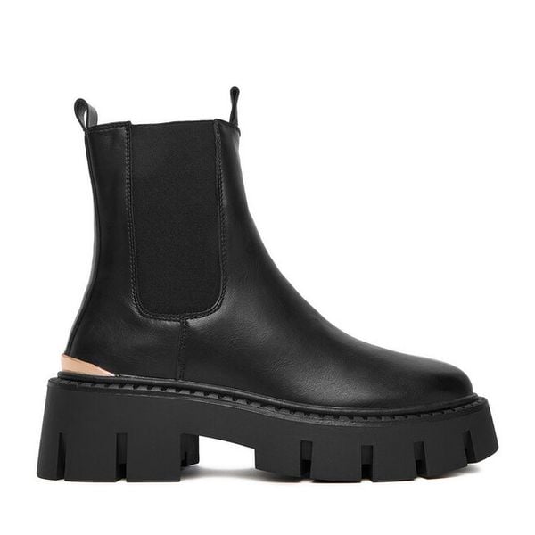 Sztyblety DeeZee. Czarne botki damskie DeeZee, bez wzorów, bez obcasa, na płaskiej podeszwie, bez zapięcia. Za 199.99 zł.