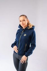 Bluza jeździecka Josie. Niebieskie bluzy damskie JD ATTACK, l, bez wzorów, z bawełny, biznesowe, bez ramiączek, bez kaptura. Za 332.05 zł.