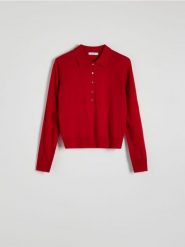 Sweter polo z guzikami - czerwony. Czerwone swetry nierozpinane damskie Reserved, l, bez wzorów, z dzianiny, bez kołnierzyka, bez ramiączek. W wyprzedaży za 69.99 zł.