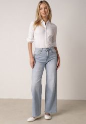 Niebieskie Szerokie Jeansy Wysoki Stan z Bawełną Ozdobione Nitami Basithoe. Niebieskie jeansy damskie Born2be, bez wzorów, z bawełny, eleganckie, z podwyższonym stanem. Za 129.99 zł.