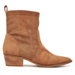 Botki DeeZee. Brązowe botki damskie DeeZee, bez wzorów, bez obcasa, na słupku, bez zapięcia. Za 169.99 zł.