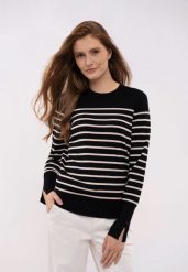 Sweter w paski S-KOMI. Czarne swetry nierozpinane damskie Volcano, s, z aplikacjami, z dzianiny, klasyczne, bez kołnierzyka, bez ramiączek. Za 129.99 zł.