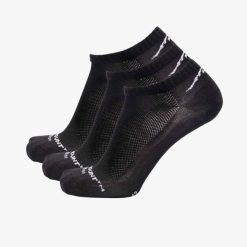 Skarpetki sportowe Bamboo Ankle Socks 3-pack Swedemount szybkoschnące. Czarne buty sportowe męskie SWEDEMOUNT, bez wzorów, z tkaniny. Za 59.99 zł.