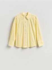 Koszula z koronką - jasnożółty. Żółte koszule damskie Reserved, l, bez wzorów, z bawełny, bez kołnierzyka, bez ramiączek. Za 159.99 zł.