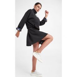 Spódnica EMPORIO ARMANI. Spódnice damskie Emporio Armani, bez wzorów. W wyprzedaży za 673.47 zł.