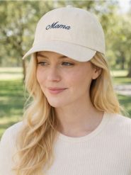 Czapka z daszkiem z haftowanym napisem - beżowy. Brązowe czapki damskie Sinsay, bez wzorów. Za 15.99 zł.