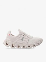 Buty outdoor damskie On Running Cloudswift 4 AD. Brązowe obuwie trekkingowe damskie On Running, z materiału, bez zapięcia. Za 582.99 zł.