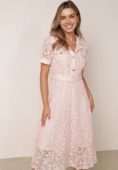 Różowa Wiskozowa Sukienka Koronkowa z Bawełną Ozdobiona Paskiem i Guzikami Briasella. Czerwone sukienki damskie Born2be, m, bez wzorów, z bawełny, eleganckie, bez kołnierzyka, bez ramiączek, midi. Za 289.99 zł.