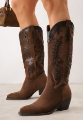 Brązowe Kozaki Kowbojki na Stożku z Ozdobnymi Przeszyciami w Stylu Western Nulia. Brązowe kozaki damskie Renee, bez wzorów, z jeansu, bez obcasa, na obcasie, bez zapięcia. Za 199.99 zł.