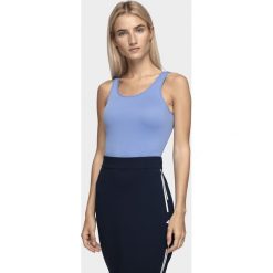 Top damski TSD301 - jasny fiolet. Topy damskie 4F, bez wzorów, z dzianiny, bez kołnierzyka, bez ramiączek. Za 39.99 zł.