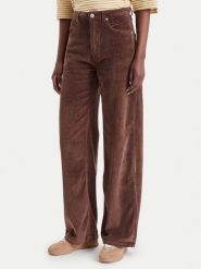 Roxy Spodnie materiałowe Surf Crush ERJNP03727 Brązowy ciemny Relaxed Fit. Brązowe spodnie materiałowe damskie Roxy, bez wzorów, z materiału. Za 339.99 zł.