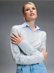 Sweter z kołnierzykiem - szary. Szare swetry nierozpinane damskie Sinsay, l, bez wzorów, bez kołnierzyka, bez ramiączek. Za 69.99 zł.
