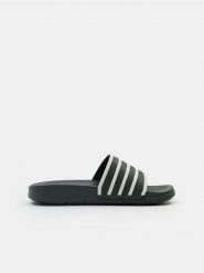 Klapki w paski - khaki. Brązowe klapki męskie Sinsay, bez wzorów, bez zapięcia. Za 29.99 zł.