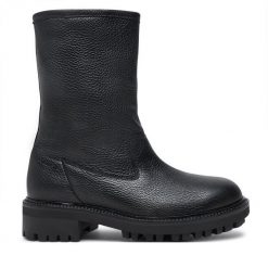 Botki Calvin Klein. Czarne botki damskie Calvin Klein, bez wzorów, bez obcasa, na płaskiej podeszwie, bez zapięcia. Za 469.99 zł.