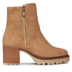 Botki Rieker. Brązowe botki damskie Rieker, bez wzorów, bez obcasa, na słupku, bez zapięcia. Za 479.99 zł.