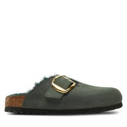 Klapki Birkenstock. Zielone klapki damskie Birkenstock, bez wzorów, bez obcasa, bez zapięcia. Za 899.99 zł.