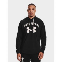 Bluza fitness męska UNDER ARMOUR Rival Terry Big Logo z kapturem. Czarne bluzy męskie Under Armour, m, bez wzorów, casualowe, bez ramiączek, z kapturem. W wyprzedaży za 188.46 zł.