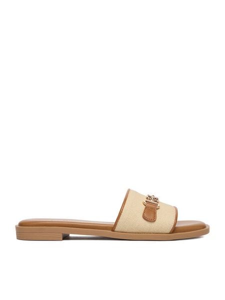 Nine West Klapki CEO-678322-84 Beżowy. Brązowe klapki damskie Nine West, bez wzorów, z materiału, bez obcasa, bez zapięcia. Za 149.99 zł.