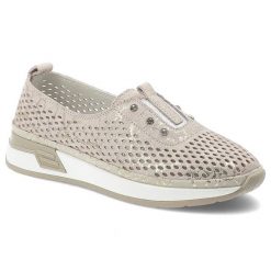 Półbuty damskie Vinceza, cholewka ze skóry naturalnej z metalicznym połyskiem wsuwany fason z zabudowanym przodem, beżowe, 93226. Brązowe półbuty damskie VINCEZA, w ażurowe wzory, z jeansu, eleganckie, bez obcasa, bez zapięcia. Za 179.00 zł.