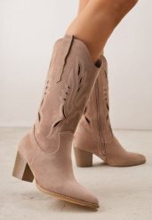 Ciemnobeżowe Botki Typu Kowbojki VICES na Obcasie z Ażurową Cholewką Eranata. Brązowe botki damskie Born2be, w ażurowe wzory, z jeansu, eleganckie, bez obcasa, na obcasie, bez zapięcia. Za 179.99 zł.