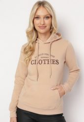 Beżowa Dzianinowa Bluza z Kapturem i Haftowanym Napisem Athendra. Brązowe bluzy damskie Born2be, l, z aplikacjami, z dzianiny, casualowe, bez ramiączek, z kapturem. Za 84.99 zł.