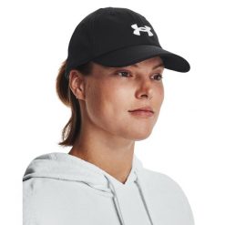 Czapka z daszkiem damska Under Armour Blitzing. Czapki damskie Under Armour, bez wzorów, ze skóry, sportowe. Za 69.99 zł.